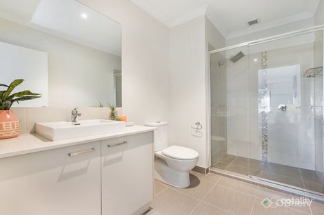 Property photo of 7 Doonhamer Place Clyde North VIC 3978