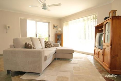 Property photo of 3 Hanna Place Jerrabomberra NSW 2619