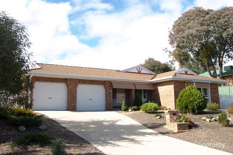 Property photo of 3 Hanna Place Jerrabomberra NSW 2619