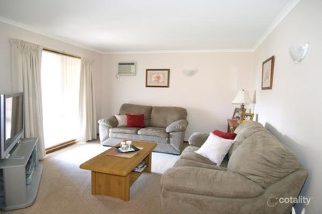 Property photo of 3 Hanna Place Jerrabomberra NSW 2619
