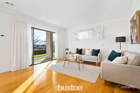 Property photo of 1 Ardenne Close Burwood VIC 3125