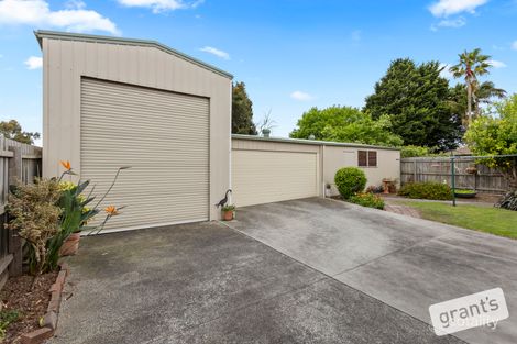 Property photo of 29 Greenacre Crescent Narre Warren VIC 3805
