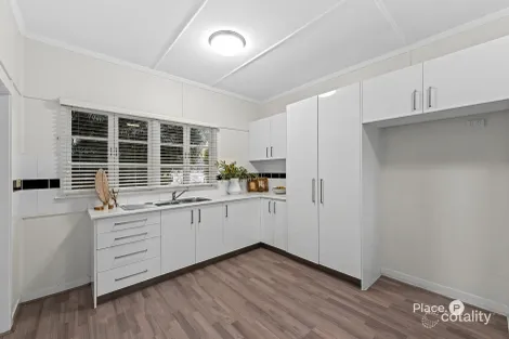 Property photo of 32 Steele Street Holland Park QLD 4121