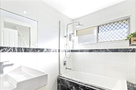 Property photo of 14 Royal Parade Slacks Creek QLD 4127