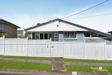 37 Aminya St, Mansfield, QLD 4122