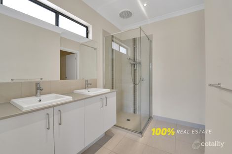 Property photo of 5 Periwinkle Circuit Craigieburn VIC 3064