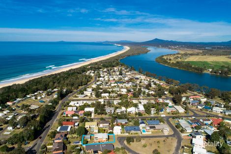Property photo of 6 Honeysuckle Place Mylestom NSW 2454