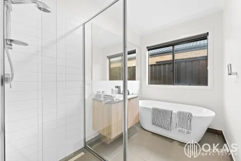 Property photo of 15 Mosman Circuit Tarneit VIC 3029