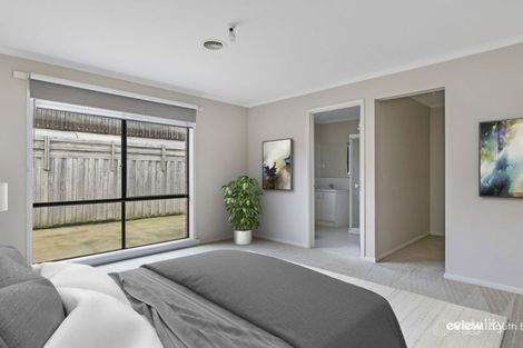 Property photo of 11 Connor Mews Cranbourne East VIC 3977