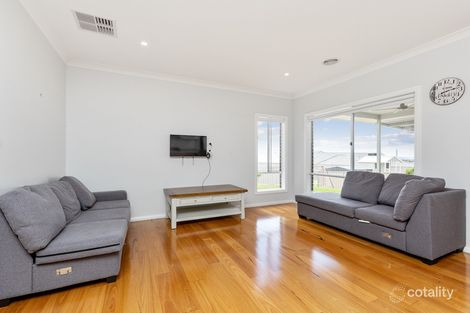 Property photo of 16 Pooginook Place Bourkelands NSW 2650