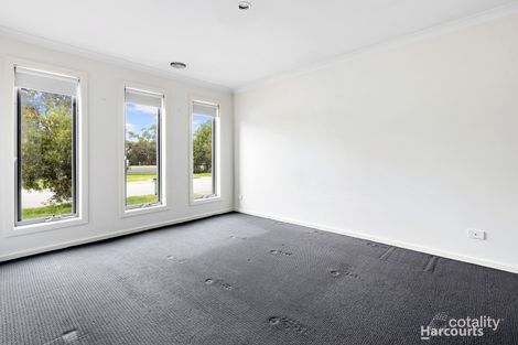 Property photo of 84 Fallingwater Drive Pakenham VIC 3810