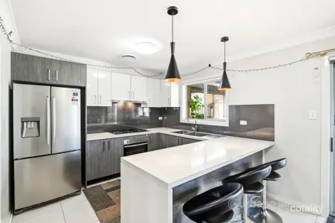 Property photo of 2 Cyan Glade Rooty Hill NSW 2766