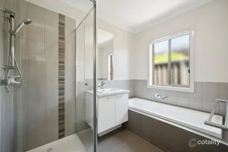 Property photo of 28 Silver Wattle Drive Wangaratta VIC 3677