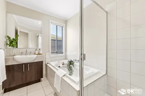 Property photo of 5 Mallina Glen Tarneit VIC 3029