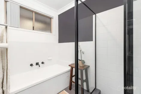 Property photo of 5 Dolphin Close Claremont Meadows NSW 2747