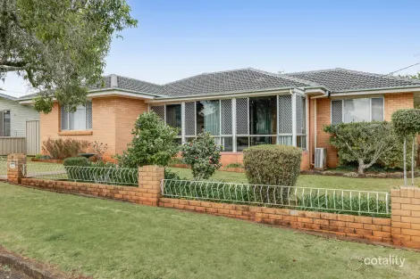 34 Smithfield St, Harristown, QLD 4350