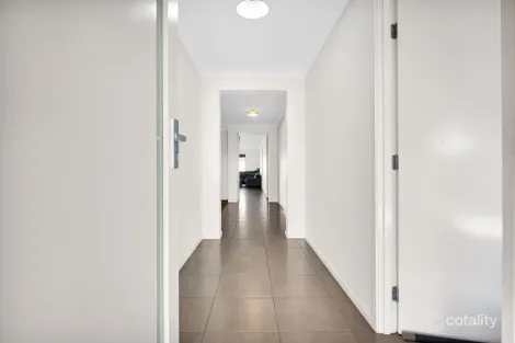 Property photo of 19 Reveille Way Mickleham VIC 3064