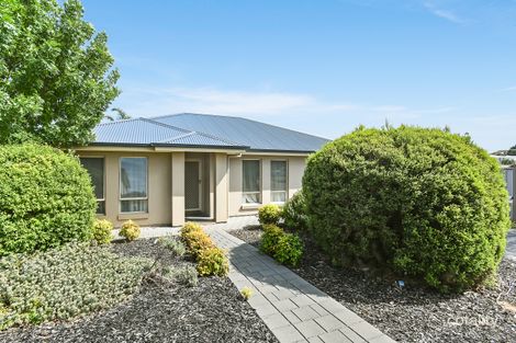 15 Keirana Ave, Port Noarlunga, SA 5167
