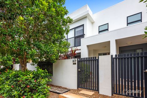 17 Mayfair Lane, Hope Island, QLD 4212