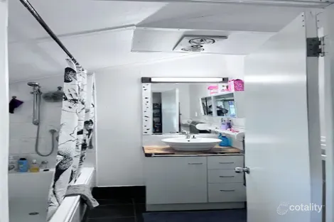 Property photo of 102 Harper Street Beverley WA 6304