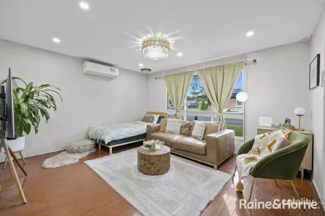 Property photo of 7/7 Hanlon Close Minto NSW 2566