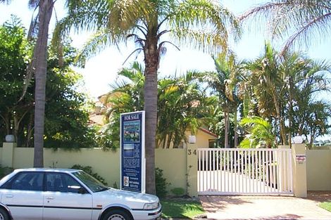 34 San Simeon Dr, Clear Island Waters, QLD 4226