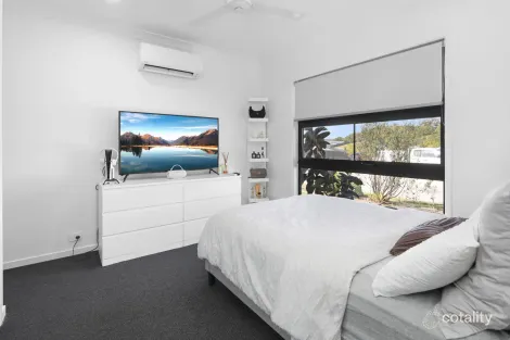 Property photo of 33 First Street Holmview QLD 4207