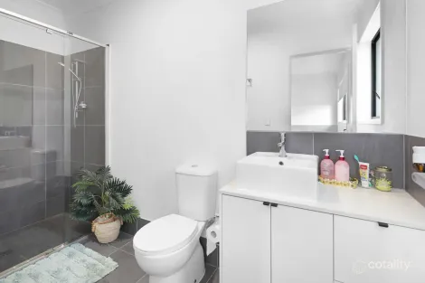 Property photo of 33 First Street Holmview QLD 4207
