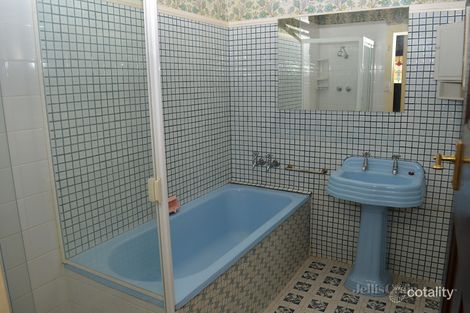 Property photo of 17 Grandview Avenue Glen Iris VIC 3146