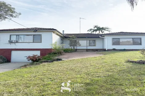 Property photo of 11 Horbling Avenue Georges Hall NSW 2198