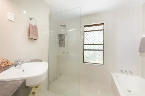 Property photo of 2/5 Baker Court Point Lookout QLD 4183