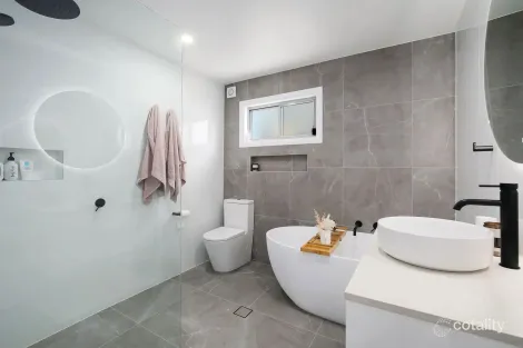 Property photo of 17 George Evans Road Killarney Vale NSW 2261
