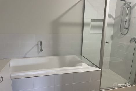 Property photo of 10 Sandygate Circuit Strathtulloh VIC 3338