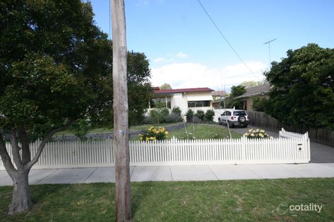 18 Arkana Ave, Highton, VIC 3216