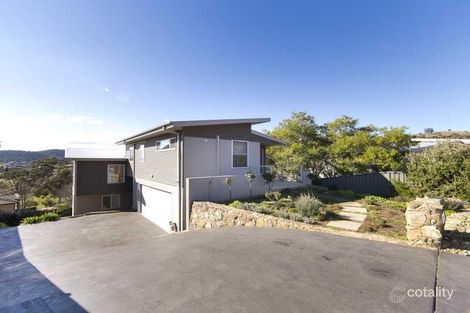 Property photo of 4 Grady Place Jerrabomberra NSW 2619