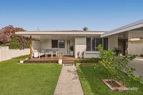 18 Shoveller Ave, Paradise Point, QLD 4216