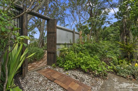 Property photo of 98 Bayside Drive Beachmere QLD 4510