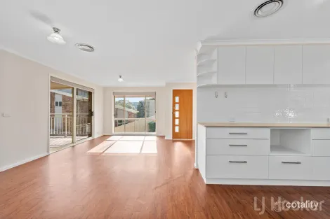 Property photo of 50 Emery Crescent Karabar NSW 2620