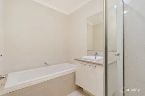 Property photo of 56 Peppertree Parade Craigieburn VIC 3064