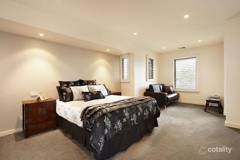 Property photo of 26 Linaker Drive Macleod VIC 3085