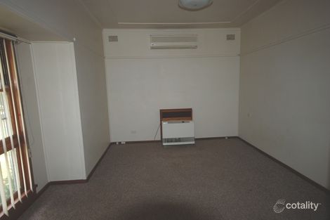 Property photo of 27 Castlereagh Avenue Mount Austin NSW 2650