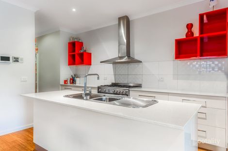 Property photo of 18 Glengarry Place Craigieburn VIC 3064