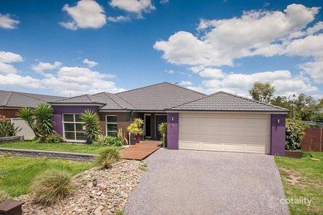 Property photo of 11 Avoca Place Pakenham VIC 3810