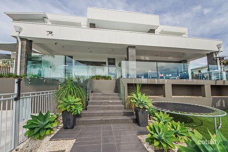 Property photo of 16 Winterhaven Key Broadbeach Waters QLD 4218