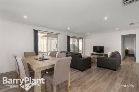 Property photo of 2/8A Garfield Road Garfield VIC 3814