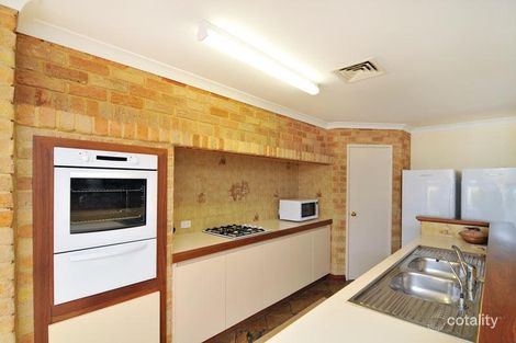 Property photo of 4 Osprey Close Halls Head WA 6210