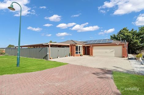 Property photo of 38 Kanmore Crescent Hillside VIC 3037