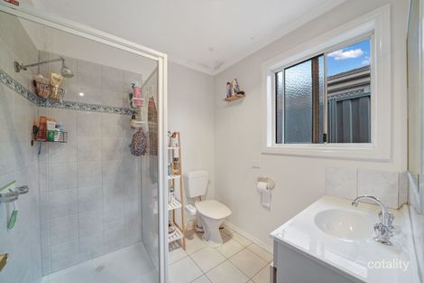 Property photo of 38 Kanmore Crescent Hillside VIC 3037