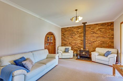 Property photo of 5 Guyra Close Belmont North NSW 2280