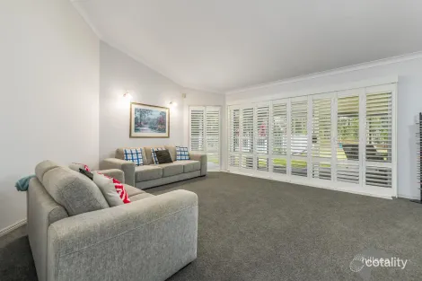 Property photo of 23 Pearson Close Arundel QLD 4214